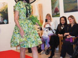 Fashion Show in der Contemplor Galerie Wien am 14. 03. 2024